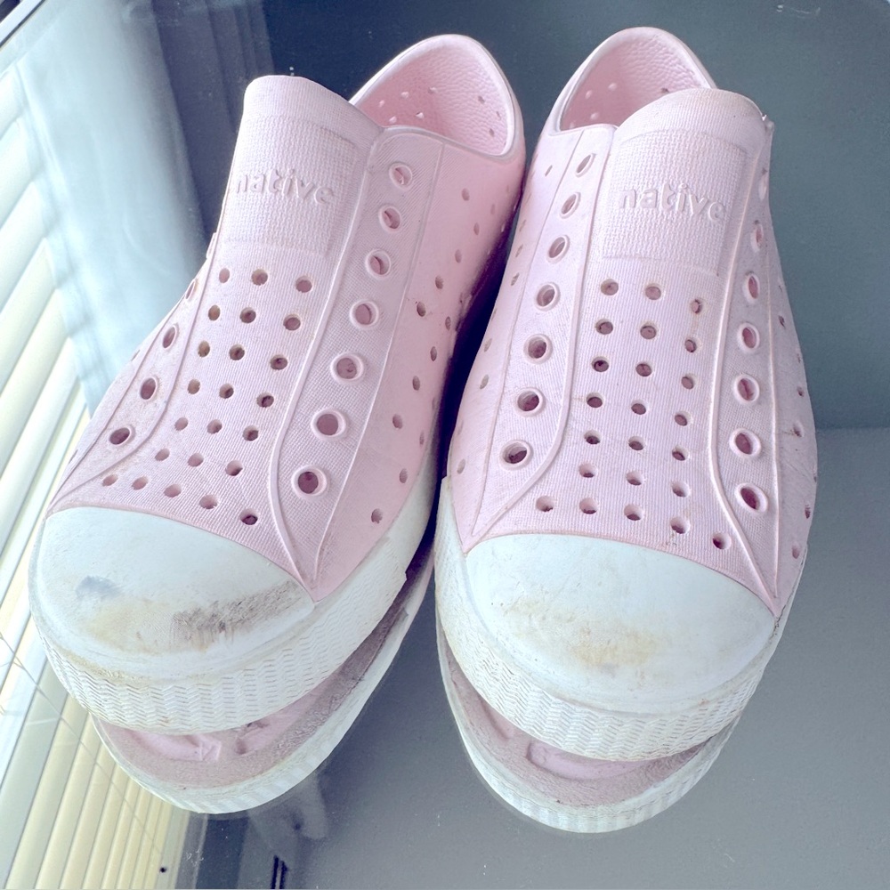 Native - Jefferson Milk Pink slip-on shoes size 13 little girl.